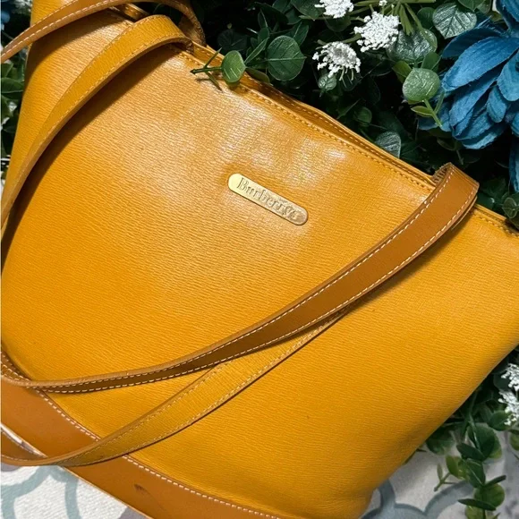 Vintage Burberrys Mustard Leather Satchel – Equestrian Knight - Picture 3 of 16